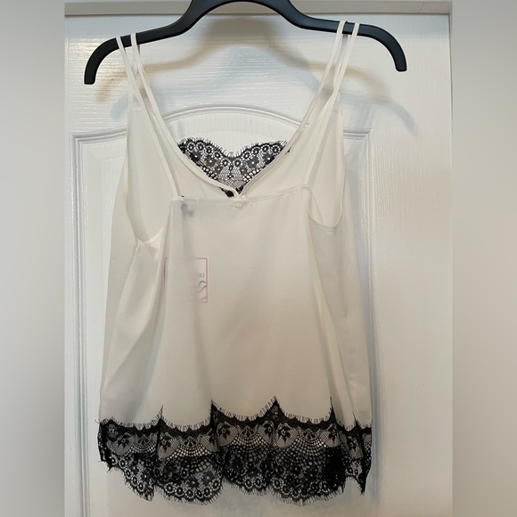 Bisou Bisou chemise tank top size Medium- creamy white & black NWT ๐Host Pick๐ - Picture 2 of 5
